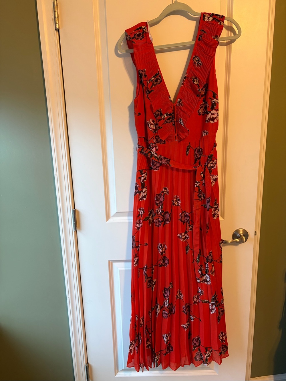 Lulu’s Floral V-Neck Sleeveless Maxi Dress